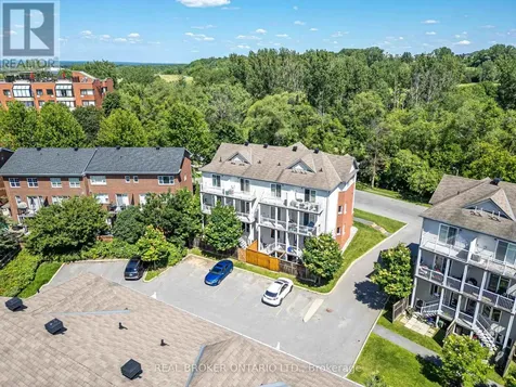 292 London Terrace Ottawa ON K1K 4T2