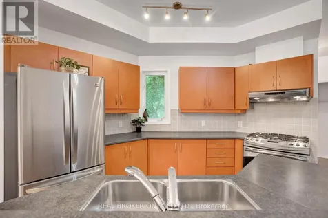 292 London Terrace Ottawa ON K1K 4T2