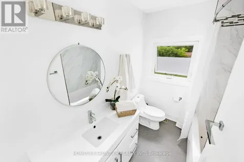 2138 Truscott Drive Mississauga (clarkson) ON L5J 2A6