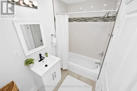 2138 Truscott Drive Mississauga (clarkson) ON L5J 2A6