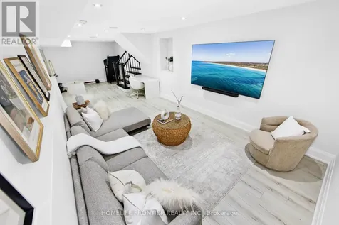 2138 Truscott Drive Mississauga (clarkson) ON L5J 2A6