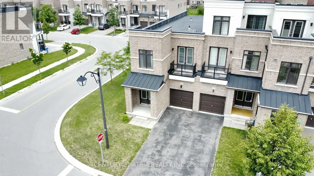 140 Elyse Court Aurora ON L4G 1H4