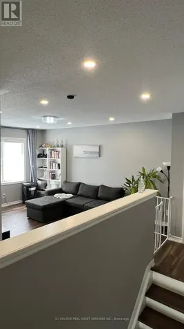 330 Sweetclover Way Ottawa ON K4A 1E6