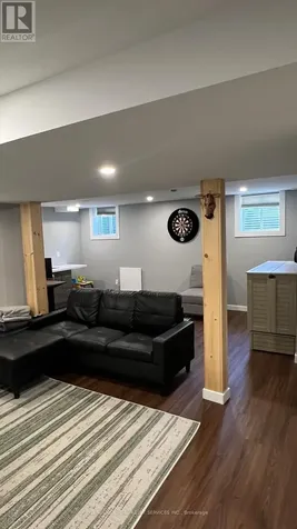 330 Sweetclover Way Ottawa ON K4A 1E6