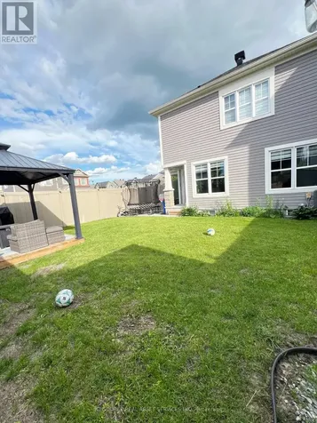 330 Sweetclover Way Ottawa ON K4A 1E6