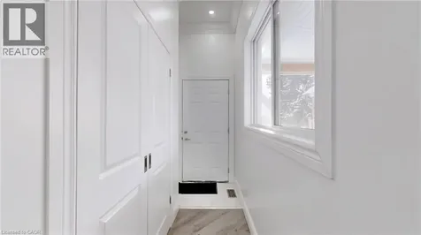 85 Albany Avenue Hamilton ON L8H 2H4