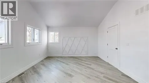 85 Albany Avenue Hamilton ON L8H 2H4