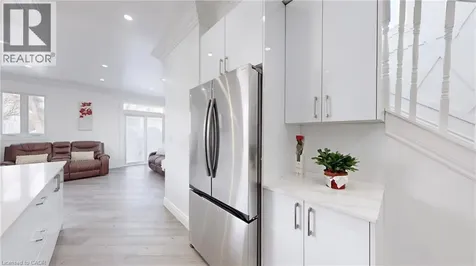 85 Albany Avenue Hamilton ON L8H 2H4