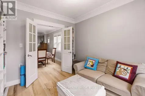 94 Marlborough Avenue Ottawa ON K1N 8E9