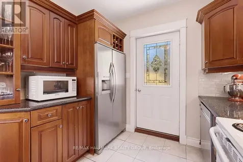 94 Marlborough Avenue Ottawa ON K1N 8E9