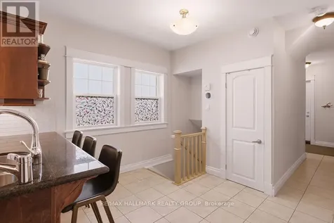 94 Marlborough Avenue Ottawa ON K1N 8E9