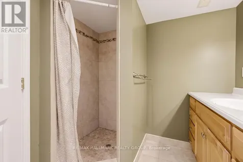 94 Marlborough Avenue Ottawa ON K1N 8E9