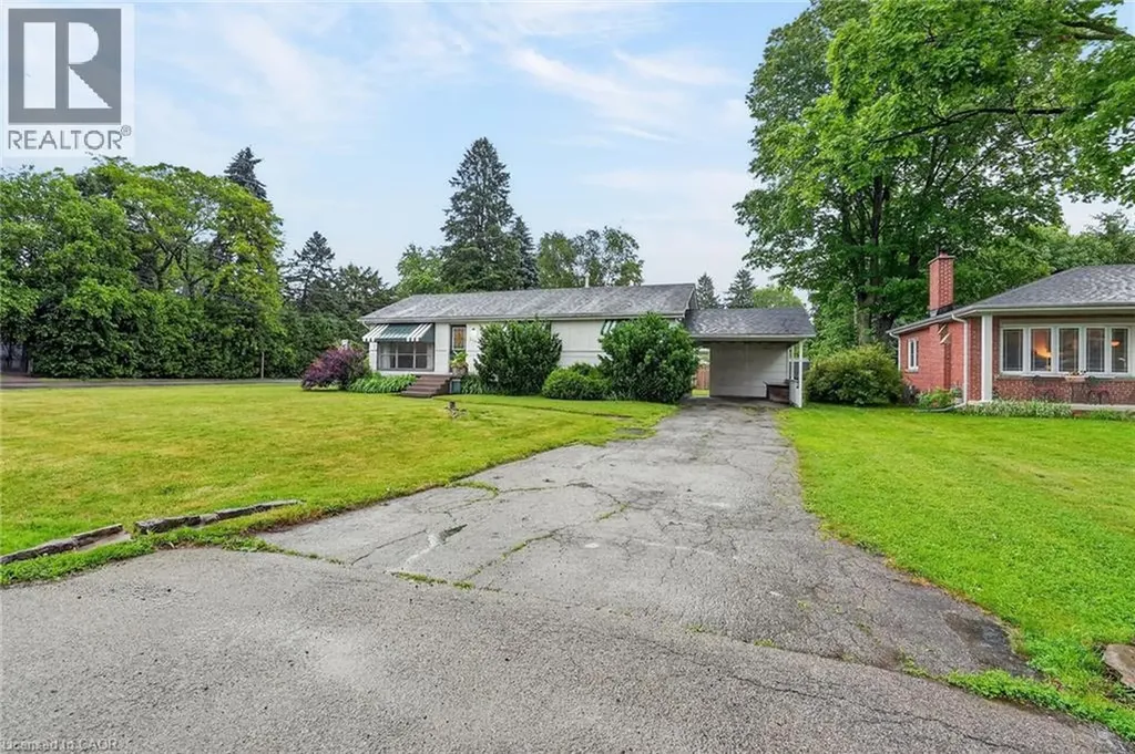 219 Fiddler's Green Road Ancaster ON L9G 1W7