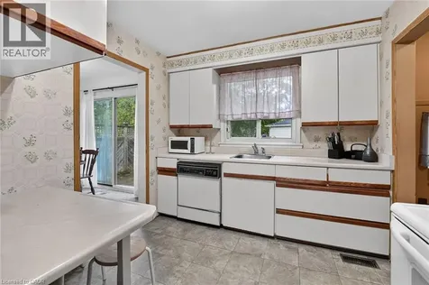 219 Fiddler's Green Road Ancaster ON L9G 1W7
