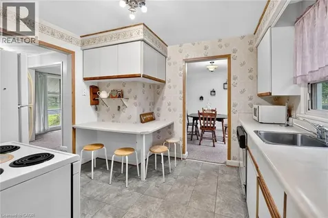 219 Fiddler's Green Road Ancaster ON L9G 1W7