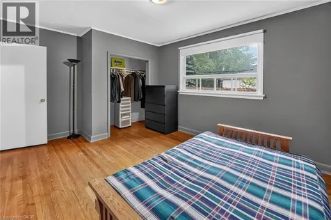 219 Fiddler's Green Road Ancaster ON L9G 1W7
