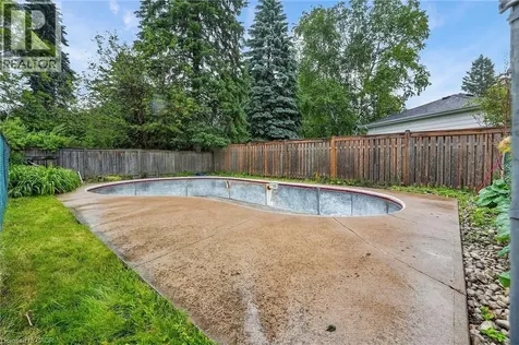 219 Fiddler's Green Road Ancaster ON L9G 1W7
