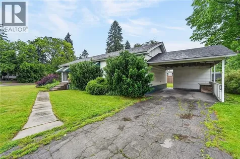 219 Fiddler's Green Road Ancaster ON L9G 1W7