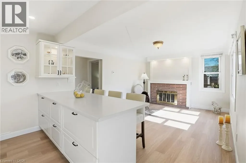 894 Garth Street Hamilton ON L9G 4K9