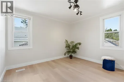 894 Garth Street Hamilton ON L9G 4K9