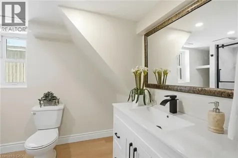 894 Garth Street Hamilton ON L9G 4K9