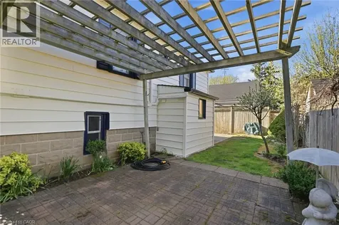 894 Garth Street Hamilton ON L9G 4K9