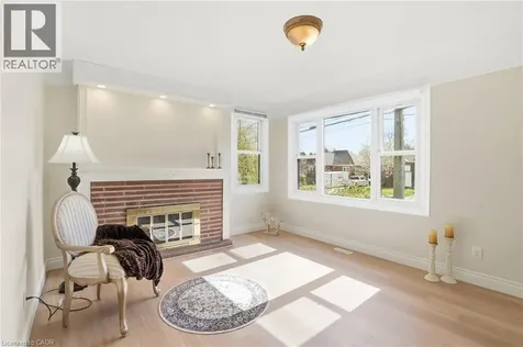 894 Garth Street Hamilton ON L9G 4K9