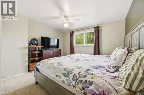 854 Lanark Crescent Sarnia ON N7S 4E4