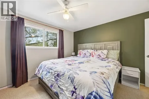 854 Lanark Crescent Sarnia ON N7S 4E4