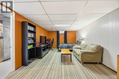 854 Lanark Crescent Sarnia ON N7S 4E4
