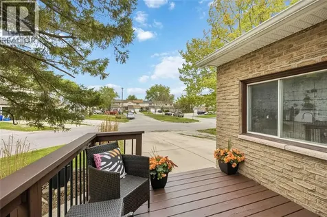 854 Lanark Crescent Sarnia ON N7S 4E4