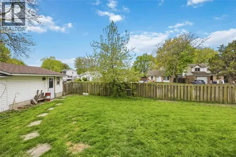854 Lanark Crescent Sarnia ON N7S 4E4