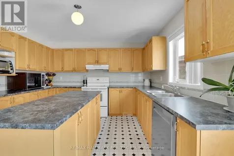 634 Aquaview Drive Ottawa ON K4A 4W2