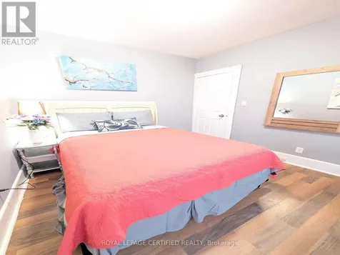 1184 Janette Avenue Windsor ON N9A 5A7