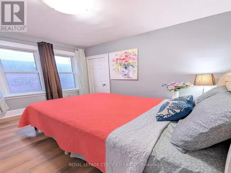 1184 Janette Avenue Windsor ON N9A 5A7