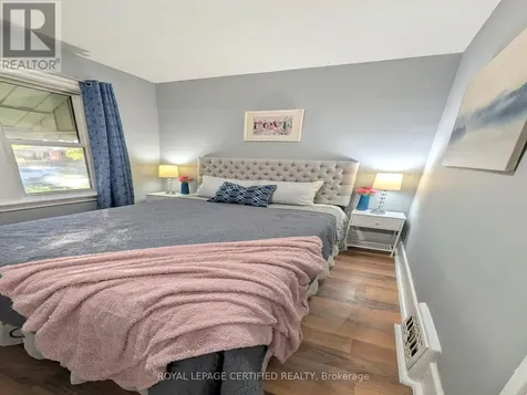 1184 Janette Avenue Windsor ON N9A 5A7