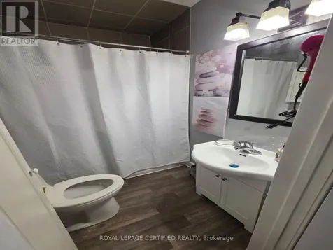 1184 Janette Avenue Windsor ON N9A 5A7