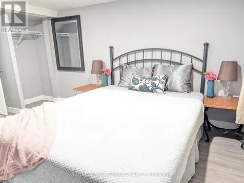 1184 Janette Avenue Windsor ON N9A 5A7