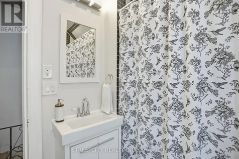 57 Rosebery Place St. Thomas ON N5R 2H9