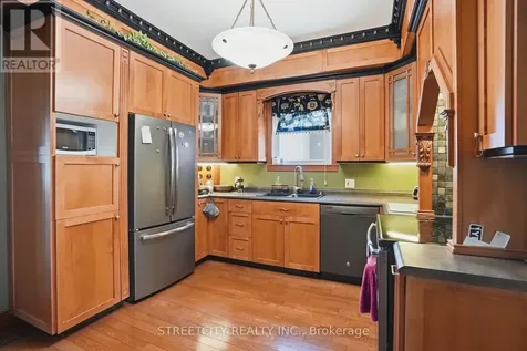 57 Rosebery Place St. Thomas ON N5R 2H9