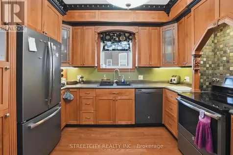 57 Rosebery Place St. Thomas ON N5R 2H9