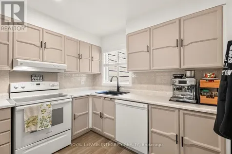 16 Stamford Private Ottawa ON K1T 3J1