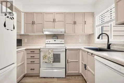 16 Stamford Private Ottawa ON K1T 3J1
