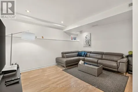 16 Stamford Private Ottawa ON K1T 3J1