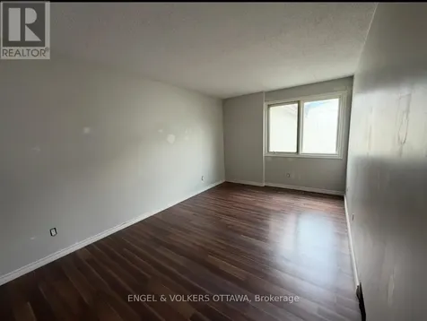 2063 Jasmine Crescent Ottawa ON K1J 7W2