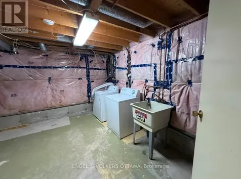 2063 Jasmine Crescent Ottawa ON K1J 7W2