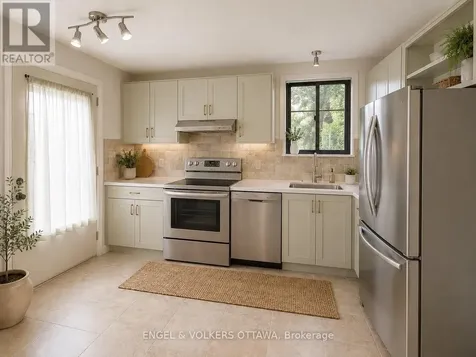 2063 Jasmine Crescent Ottawa ON K1J 7W2