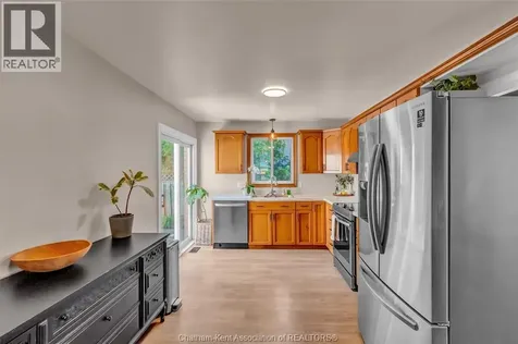 23 Carolinian Place Chatham ON N7L 5M7