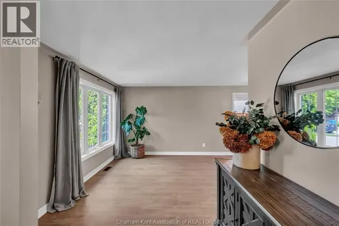 23 Carolinian Place Chatham ON N7L 5M7