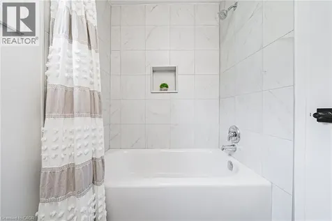 11 Broadview Avenue Cambridge ON N1R 3V6